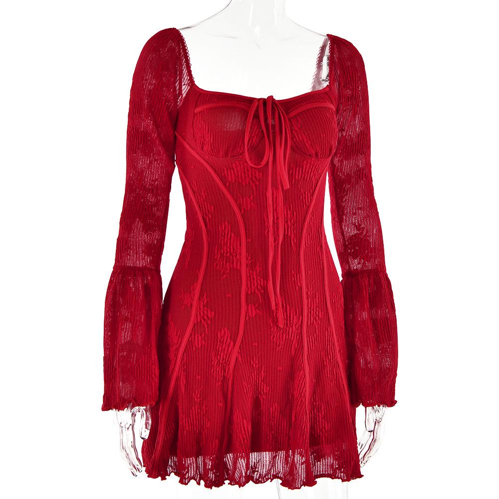 Europäisches & Amerikanisches Spitzenkleid mit Trompetenärmeln und trägerlos: Französischer Lässiger Rückenfreier Hüftbetonter Kurzer Rock