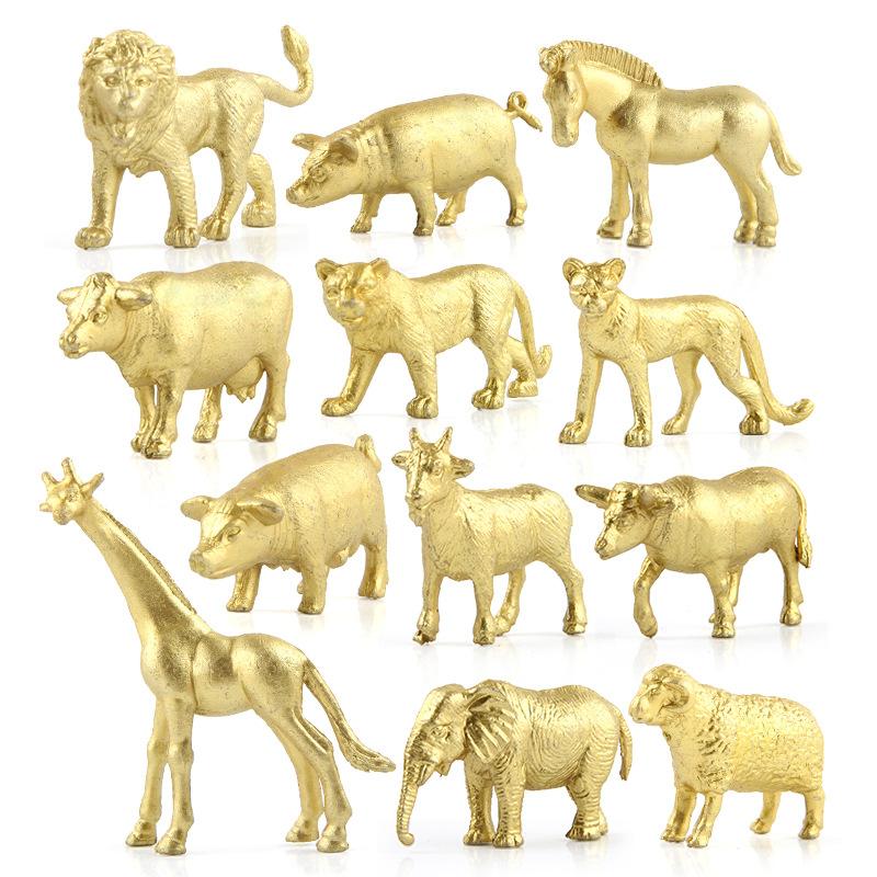 Realistic And Vibrant Animal Models For Children Featuring Giraffe And Lion Figures