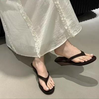 Fashion Fashion Flip Flops Summer New Round Toe Clip Toe Suede Non-Slip Wear-Resistant Wedge Sandals