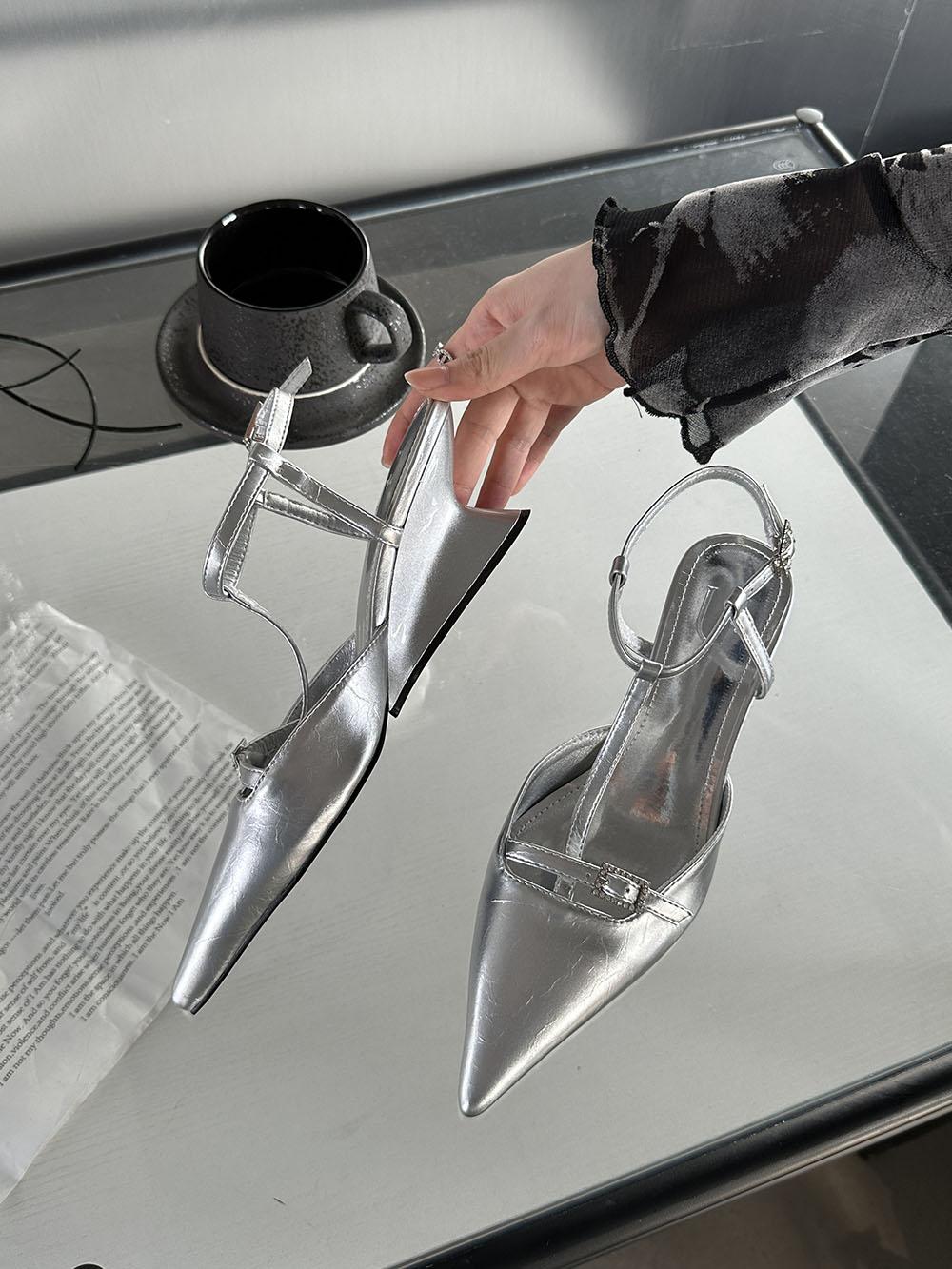 модные серебристые черные белые женские босоножки с острым носком летние туфли — фото 8