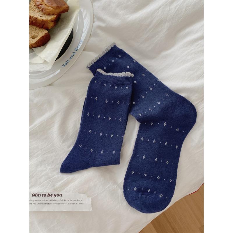Autumn and Winter Cashmere Warm Mid-calf Socks for Trendy Women, Diamond-shaped Floral Bubble Mouth Lace Pile Socks