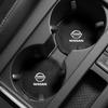 Neuer Auto-Becherhalter-Pad PU-Leder Schlitz Rutschfeste Untersetzermatte Autostyling Für Nissan Nismo juke leaf micra k12 note patrol qashqai j11 j10 tiida versa