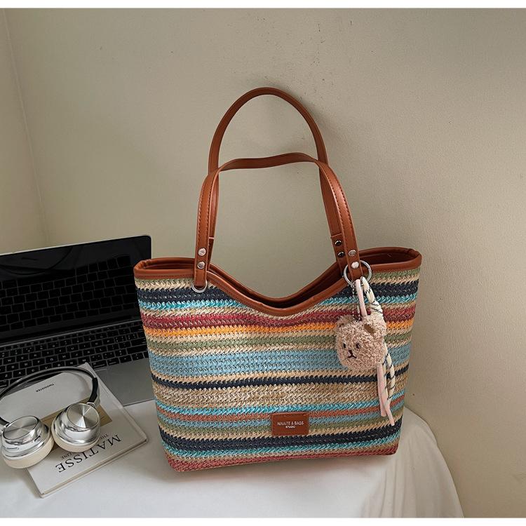 

2025 new fashion seaside woven shoulder bag rainbow large capacity tote bag women s lazy wind beach bag разноцветный