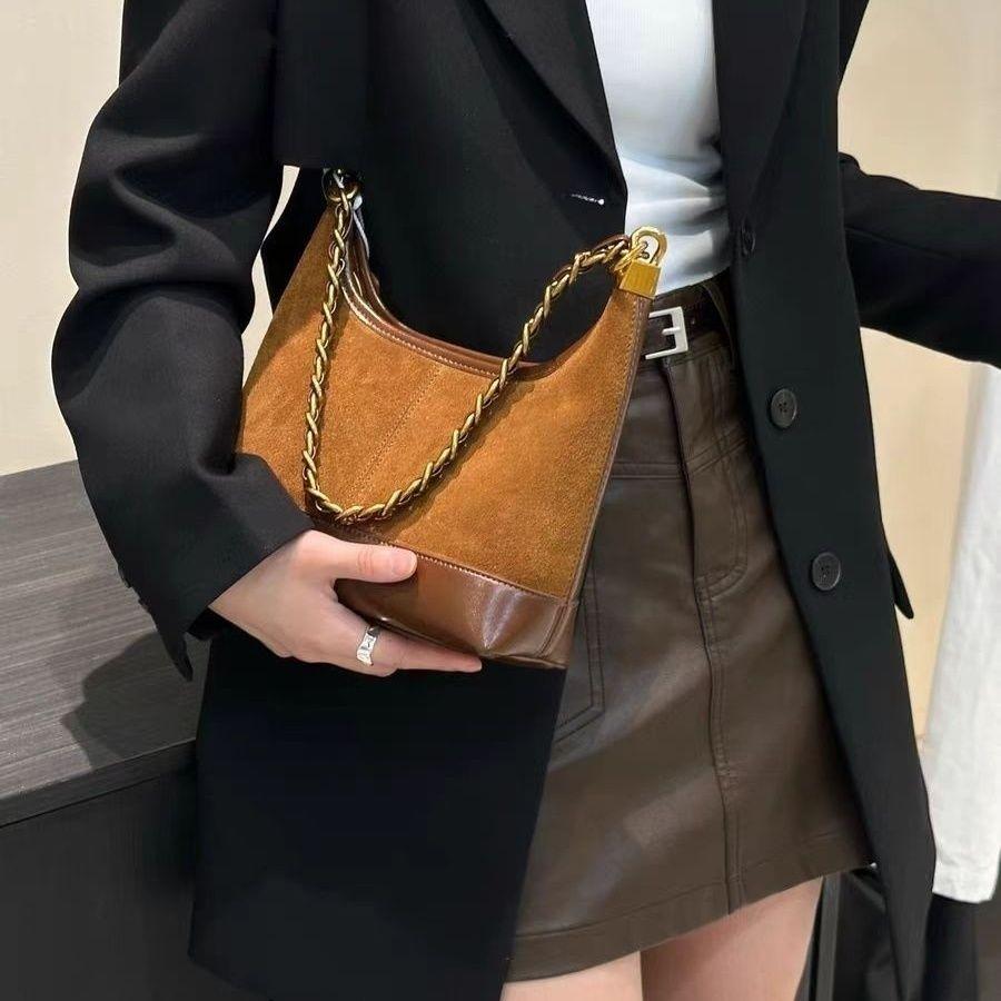 Retro Brown Chain Shoulder Bag Women Matte Patchwork Large Capacity Underarm Bag Ladies Fashion Versatile Commute Crossbody Bags