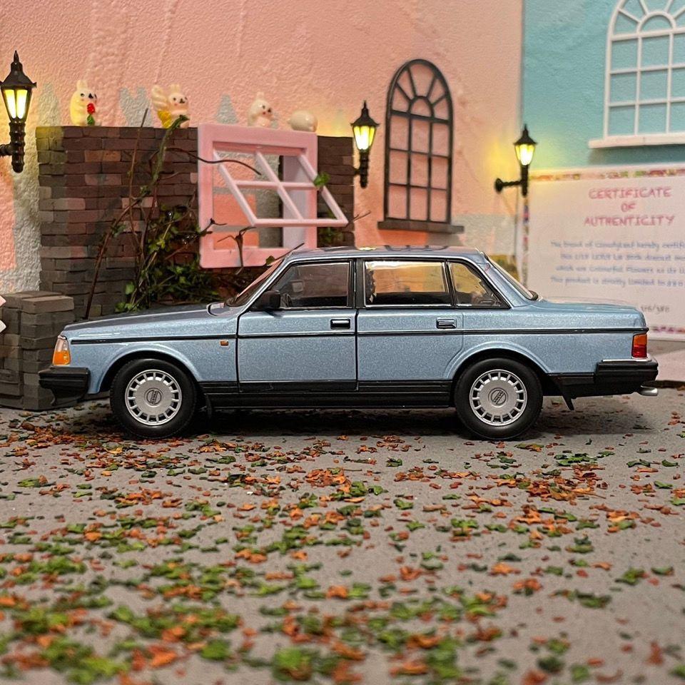 WELLY 1:24 VOLVO 240 GL Alloy Classic Car Model Diecasts Metal Toy Vehicles Car Model Simulation Collection Childrens Toys Gifts