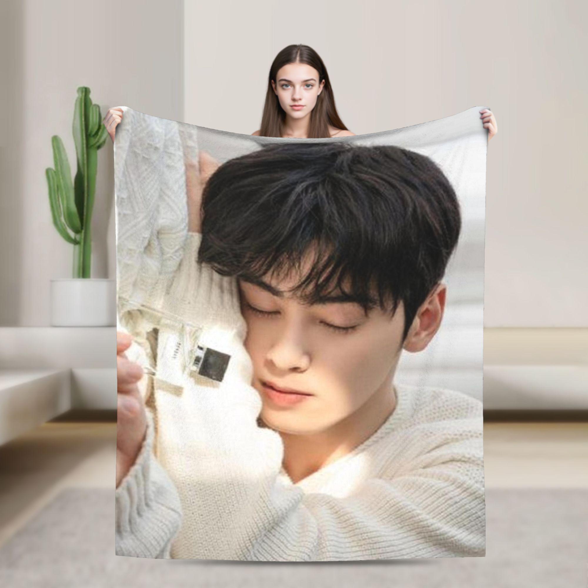 

Cha Eun-woo Super Warm Blanket Picnic Plush Bedding Throws Graphic Outdoor Flannel Bedspread Sofa Bed Cover 30x40in