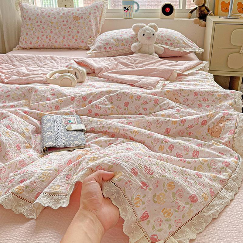 Exquisite Lace Crinkle Gauze Cotton Summer Quilt Skin-Friendly Washable Multi Size Bedding For Cozy Bedroom Summer Sleeping