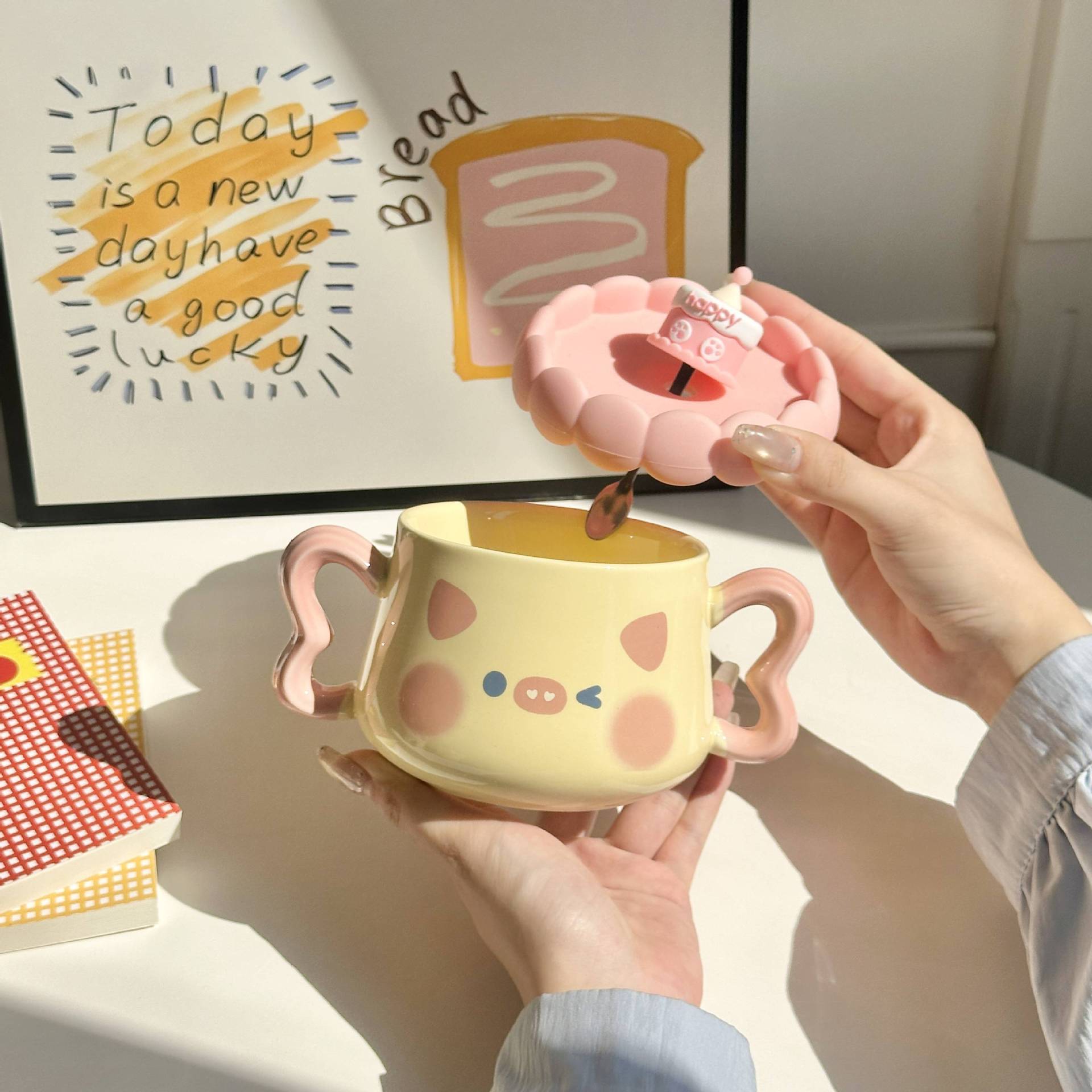 

Девичья кружка для воды в виде свинки Девичья керамическая кружка высокой ценности с крышкой и ложкой Кружка для воды высокой ценности Подарок на день рождения 401-500ml