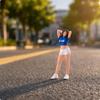 1/64 Scale Figurine Painted Female Miniature Raised Arms Figure for Collectors,