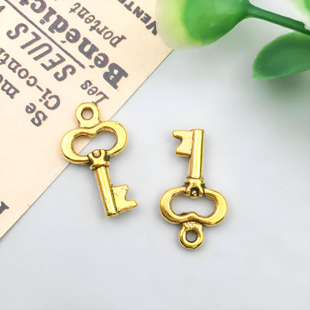 3-Color DIY Alloy Retro Key Jewelry Pendants
