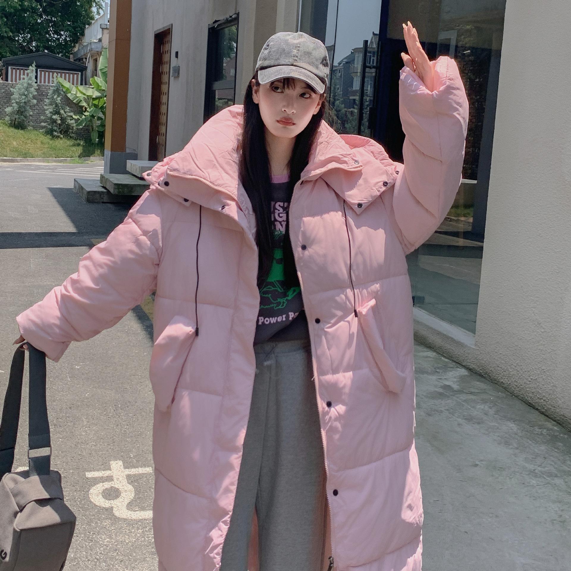 

Хлопковая одежда Женская Длинная Выше колена Свободная Утолщенная Корейская Зимняя куртка Куртка с наполнителем 2025 Новая С капюшоном Универсальная Хлопковая одежда Женская XXL розовый