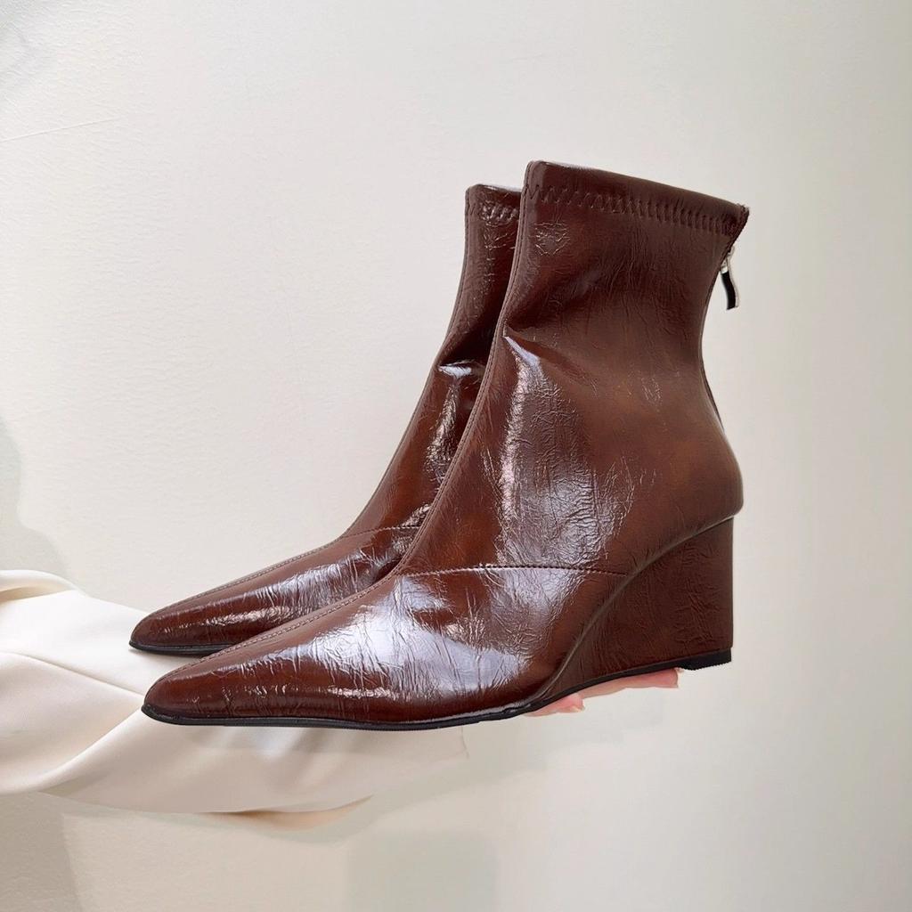 Popular women's boots Internet celebrity short boots Martin boots foreign small slope with trendy temperament pointed