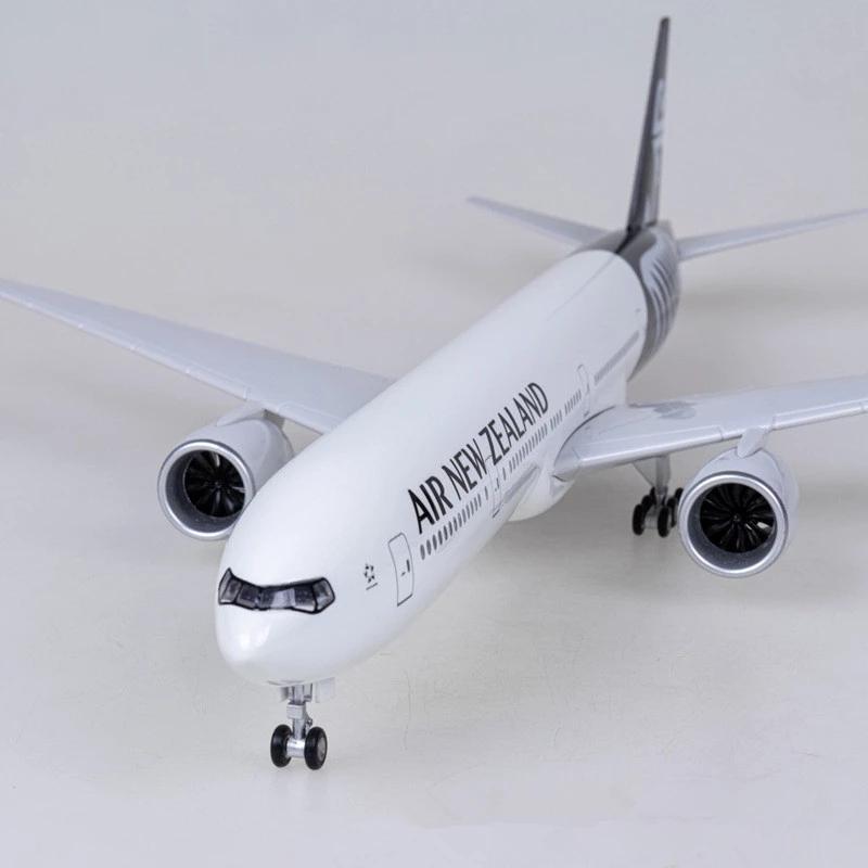 47cm Collection Model Airplane Scale 1:130 Airplane Model New Zealand B777 with LED Light(Touch or Sound Control) for Decoration
