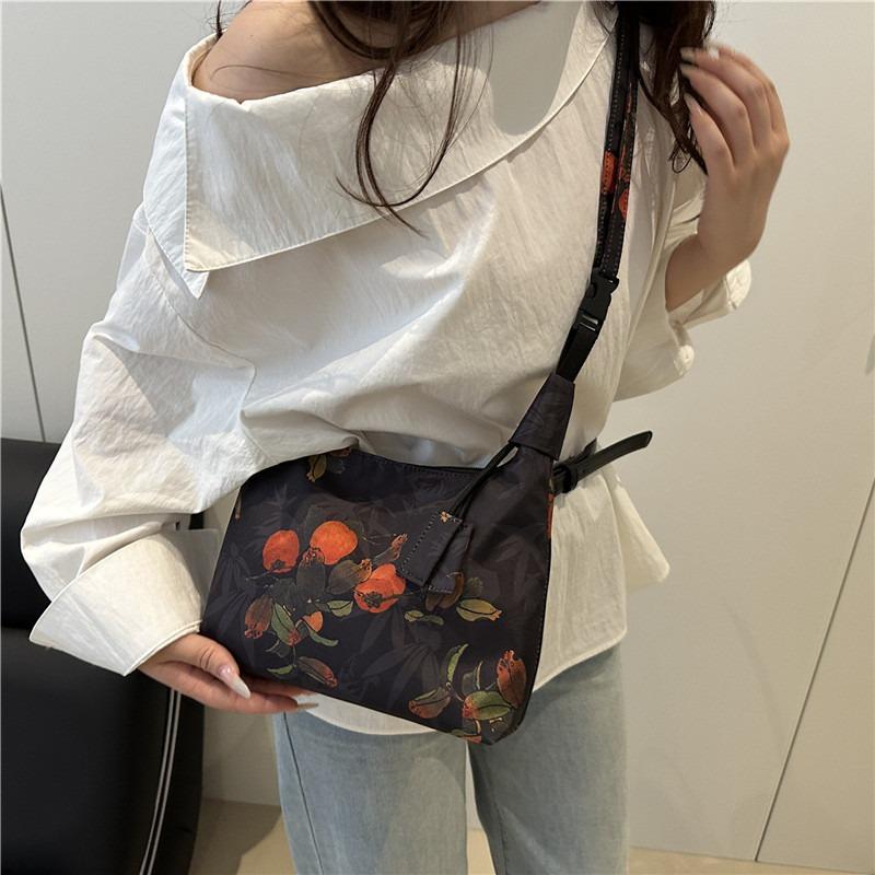 Premium temperament handbag versatile women's trend lightweight casual shoulder messenger bag