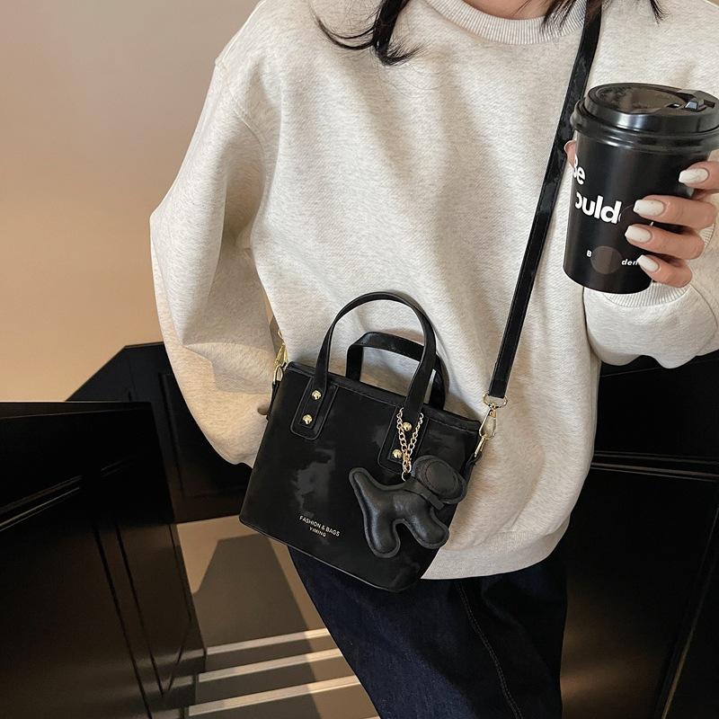 Fashion women's bag 2025 new messenger bag bucket bag niche design high sense versatile shoulder handbag
