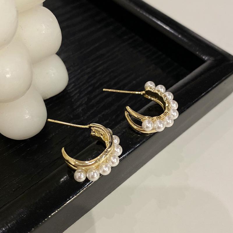 Korean Style Pearl Hoop Earrings: Silver Needle Studs for Women - Luxurious Autumn/Winter Bridal Jewelry with High-End Appeal.