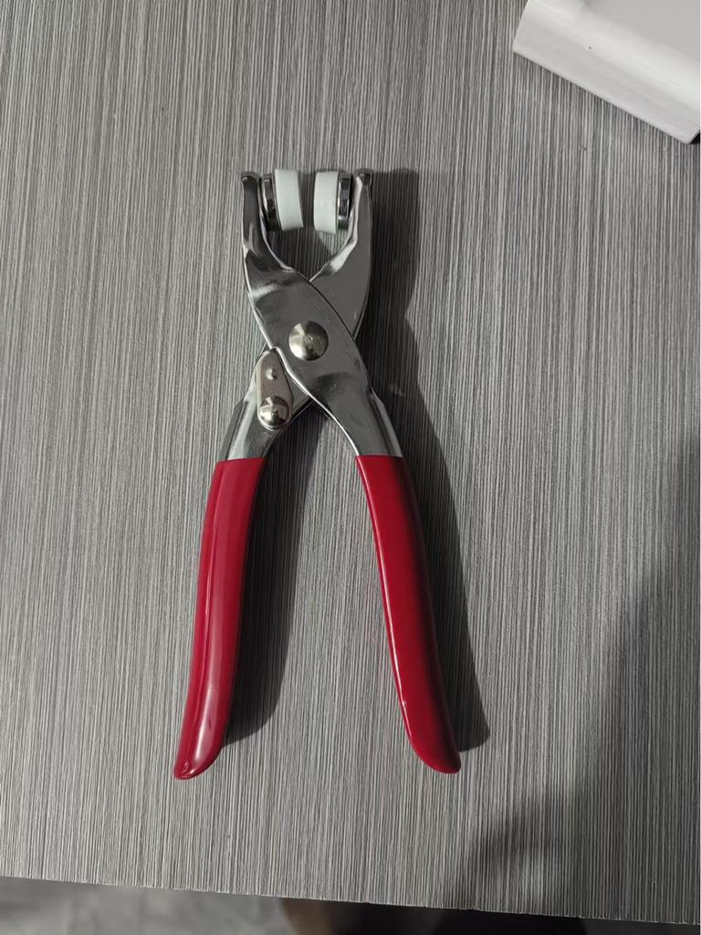 Hand-Pressed Five-Claw Buckle Installation Tool for Baby and Children's Clothing Buttons