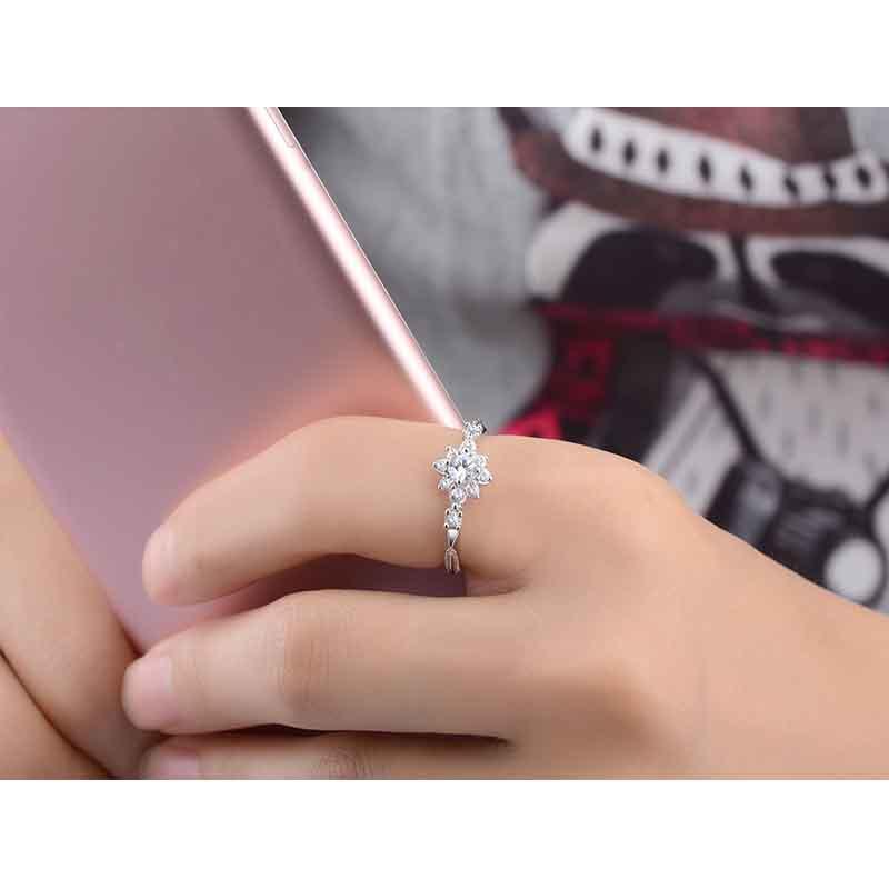 Womens Sweet Fashion Goldplated Elegant Crystal Rhinestone Ring Wedding