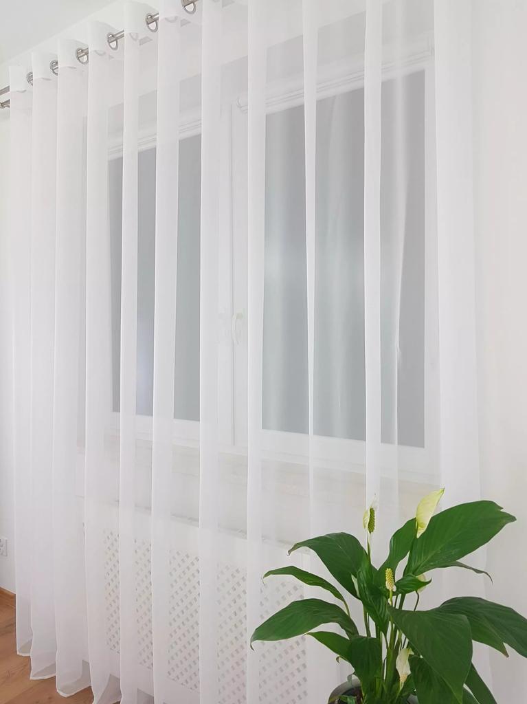 Ready-made white voile curtain 300x250 cm with eyelets - smooth