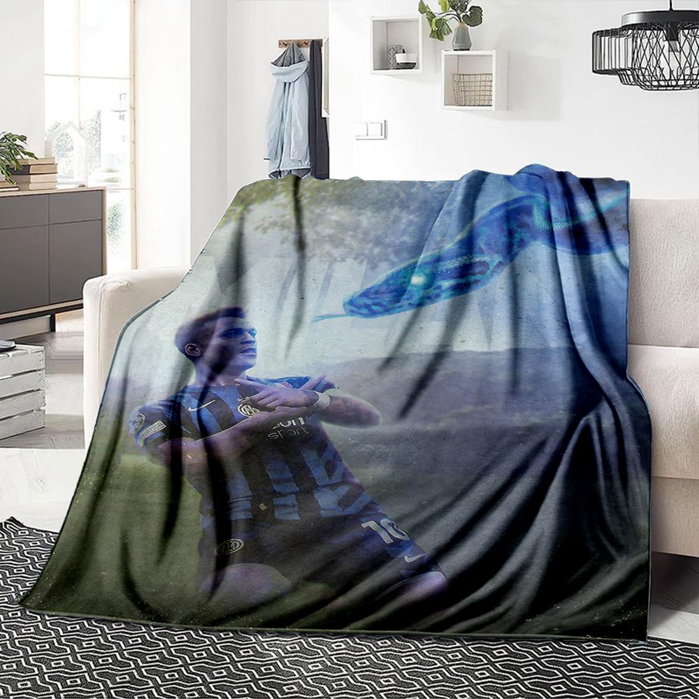 Football Player Action Blankets Flannel Printed Breathable Warm Throw Blanket for Home Office Bedspreads 0708a56