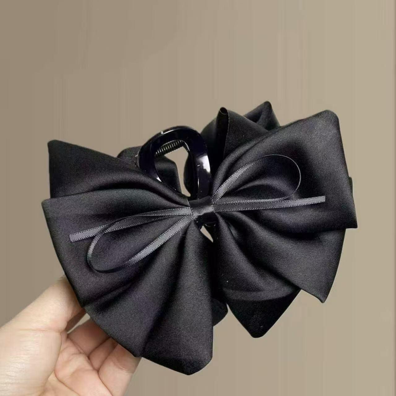 Korean Retro Plaid Fabric Hair Claw Clip - Artistic Large Hair Bun & Ponytail Accessory