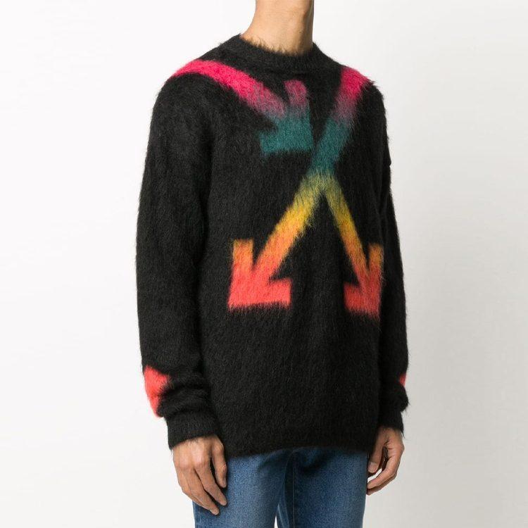 OFF WHITE Fuzzy Arrows Crew Knit Sweater OMHA036E20KNI0021087