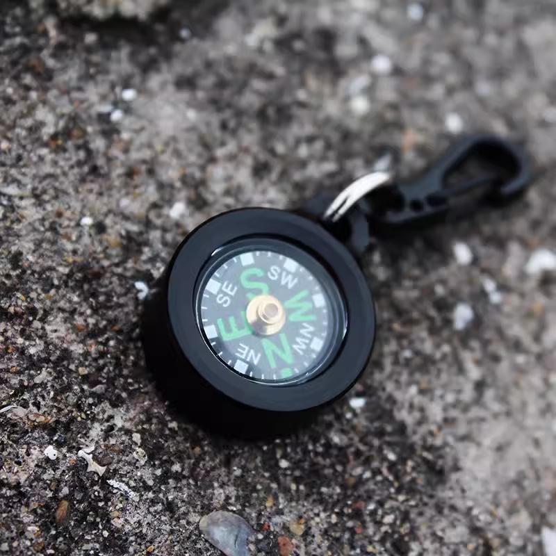 Mini Aluminum Alloy Compass Keychain Pendant Outdoor Hiking Camping Mini Portable Compass Bag Charm