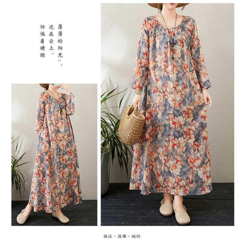 2025 New Round Neck Minimalist Long Sleeve Extra Long Dress Vacation Style