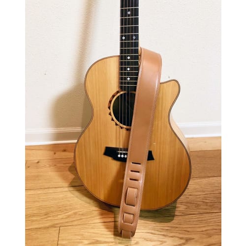 fieldlabo Cowhide Leather Guitar Strap for Electric Guitar, Acoustic Guitar, and Bass. Soft and supple, it develops a unique character with use! (Brow