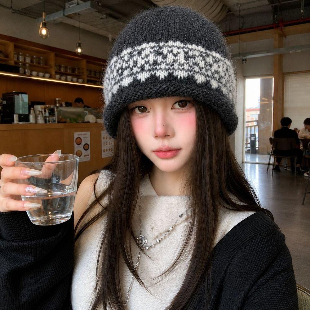 Face Slimming EarFlap Hat Polyester Fair Isle Jacquard Hat Vintage Fall Winter Hat  Outdoor Wear