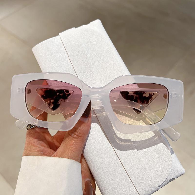 

Fashion Vintage Rhombus Cat Eye Sunglasses Women For Men Trending Sun Glasses Punk Luxury Brand Designer Pink Shades Uv400