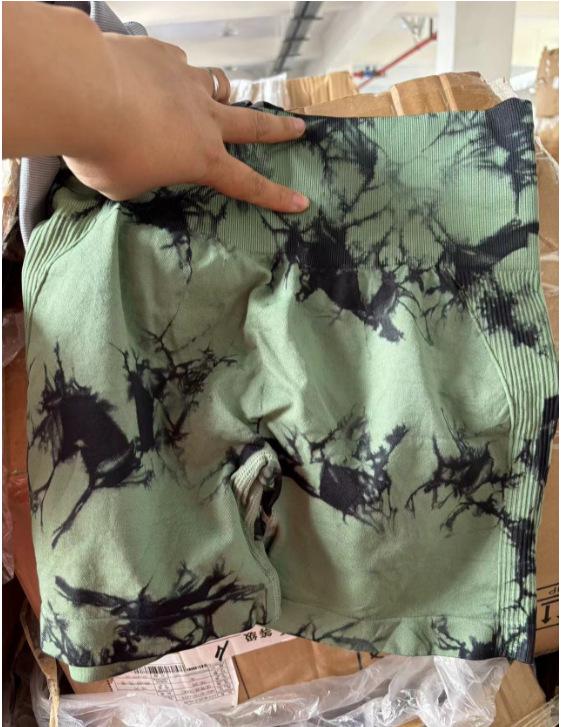 Nahtlose High-Waist Batik-Yoga-Shorts mit Bauchkontrolle und Pfirsich-Po-Lift