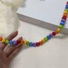 Chaîne de clavicule colorée Collier de perles en acrylique en forme de cœur d'amour Collier arc-en-ciel tendance L'amour est l'amour