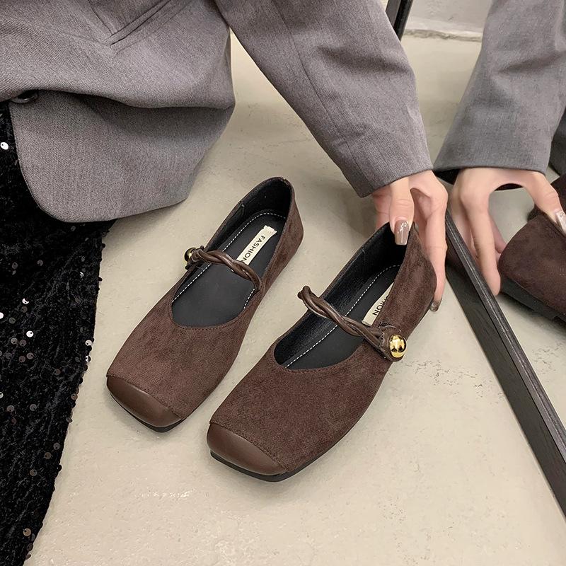 Französische Mary Jane Schuhe weiches Leder Japanischer Retro Wildleder eckige Spitze mit Schleife Einzelne Schuhe große Größe Damenschuhe Retro