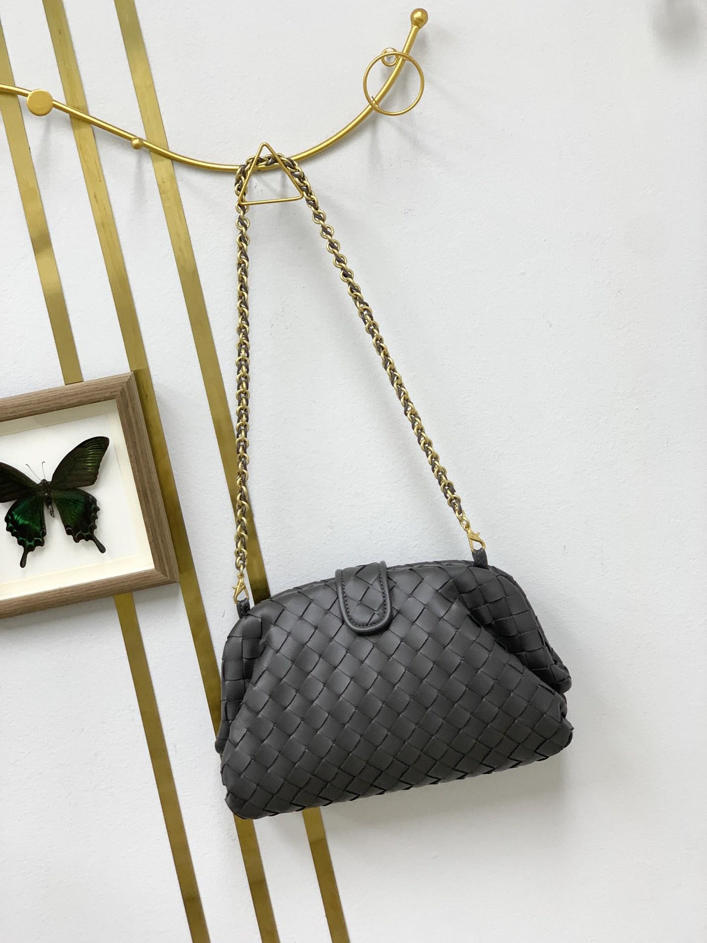 

Универсальная женская сумка через плечо с плетеным узором Cloud большой вместимости 28*20*7CM