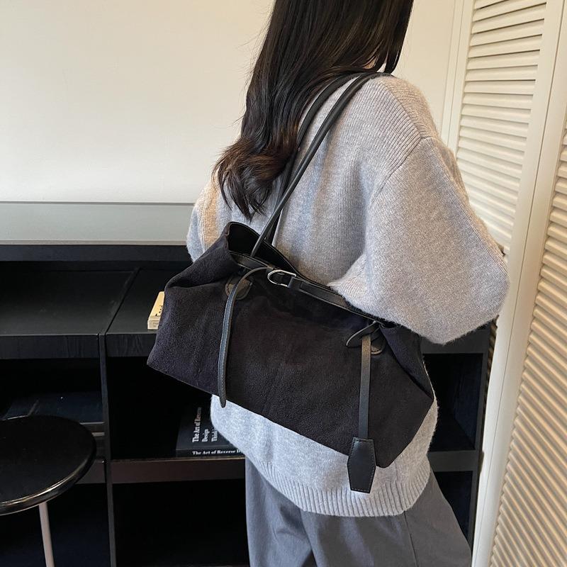 Deerskin fleece bag women's new autumn and winter fashion high-end shoulder messenger bag large-capacity commuter tote bag