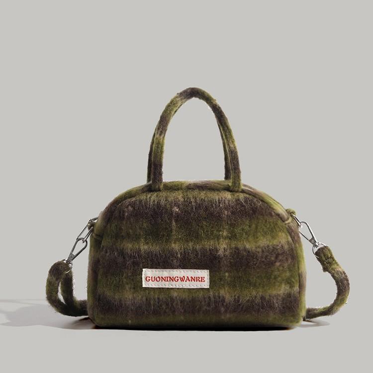 

Xiaohongshu same moss green portable Boston bag 2025 new woolen plaid versatile portable shoulder oblique span bag зелёный