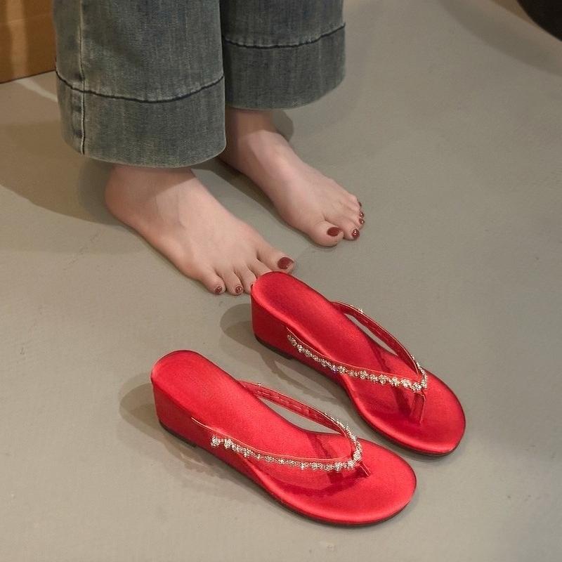 Fashion Fashion Wedge Flip-flops Women's Summer Wear New Round Head Crystal Buckle Non-slip Wear-resistant Cool Mop