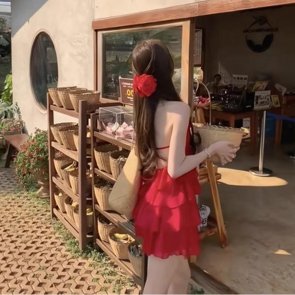 Red suspender dress women's summer new pure desire spice girl vacation style thin a word short skirt cake skirt