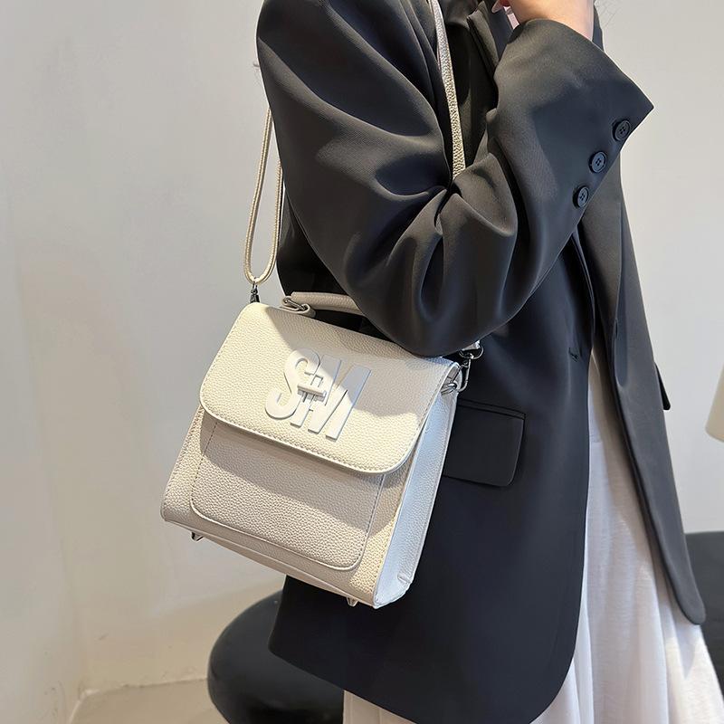 Women's Cross  Body Bags Trendy and Fashionable In School Style Hand Held and Single Shoulder Bags with High Quality