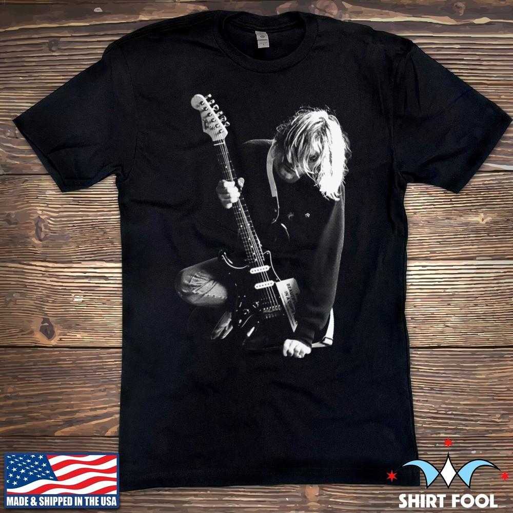 26 NIRVANA KURT COBAIN ***LIVE IN CONCERT*** T-SHIRT Unisex T-Shirt M