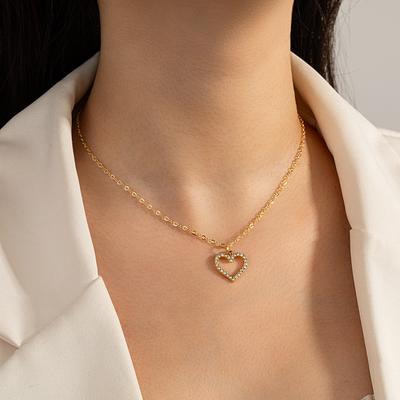 Women's Heart-shaped Necklace, Simple Gold Thin Chain Clavicle Necklace, Niche Design Heart Pendant Choker