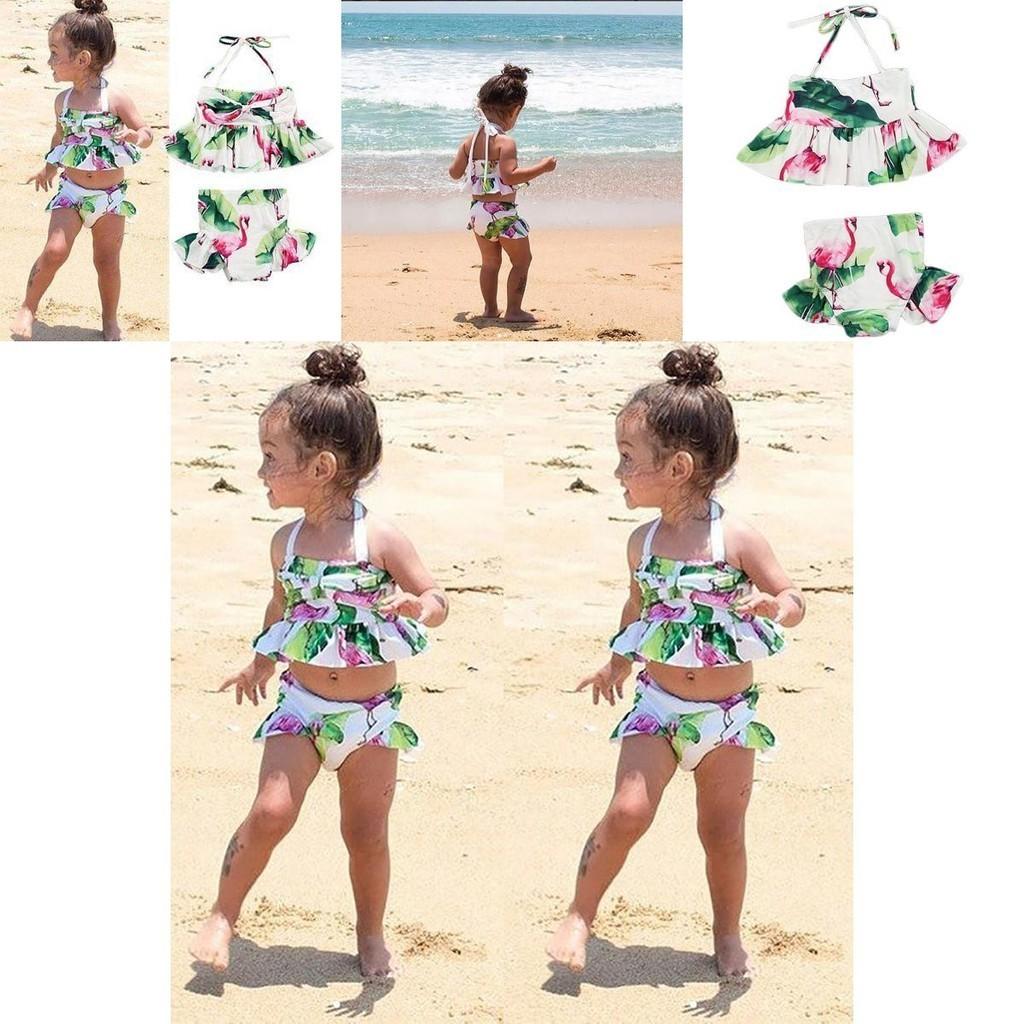 Charmantes 2-teiliges Mädchen-Bikini-Set mit Rüschen und Blumenmuster, mit entzückendem Flamingo-Design