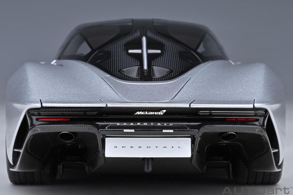 AUTOart Maßstab McLaren Speedtail Metallic Silber Fertigprodukt 1/18