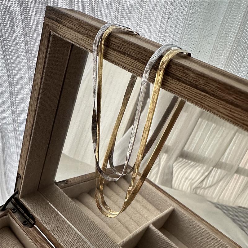 S925 Sterling Silver Korean Style Embossed Snake Bone Necklace: Chic Trendy Clavicle Chain