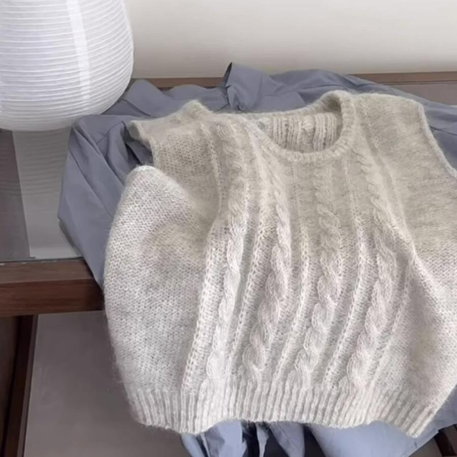 2024 Autumn High-End Women's Soft Layered Knitted Round Neck Vest Sweater