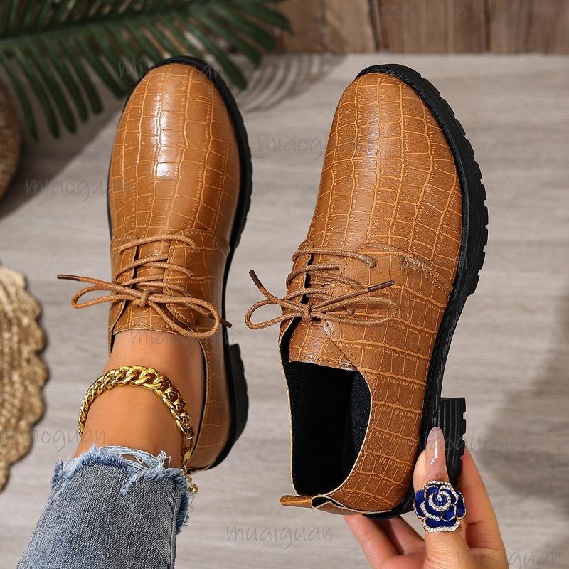 Retro Lace Up Low Top Shoes for Women Autumn 2025 New British Style PU Leather Size 36-43 Mid Heeled Loafers Zapatos De Mujer