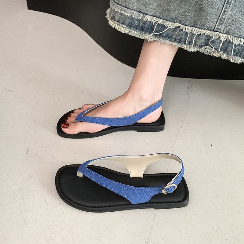 French simple toe beach vacation cool slippers versatile flat flip-flops women's wear 2025 summer new