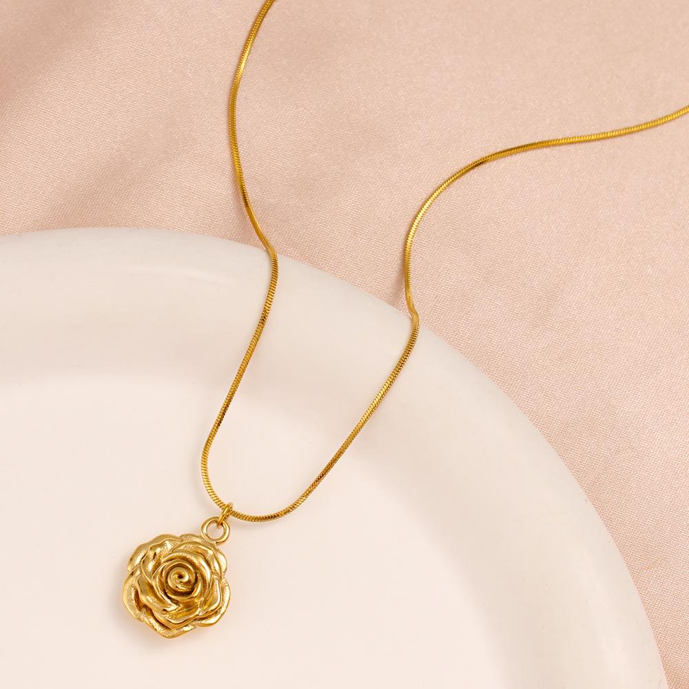 Korean Style 18K Gold Polished Titanium Rose Pendant Minimalist Choker Necklace