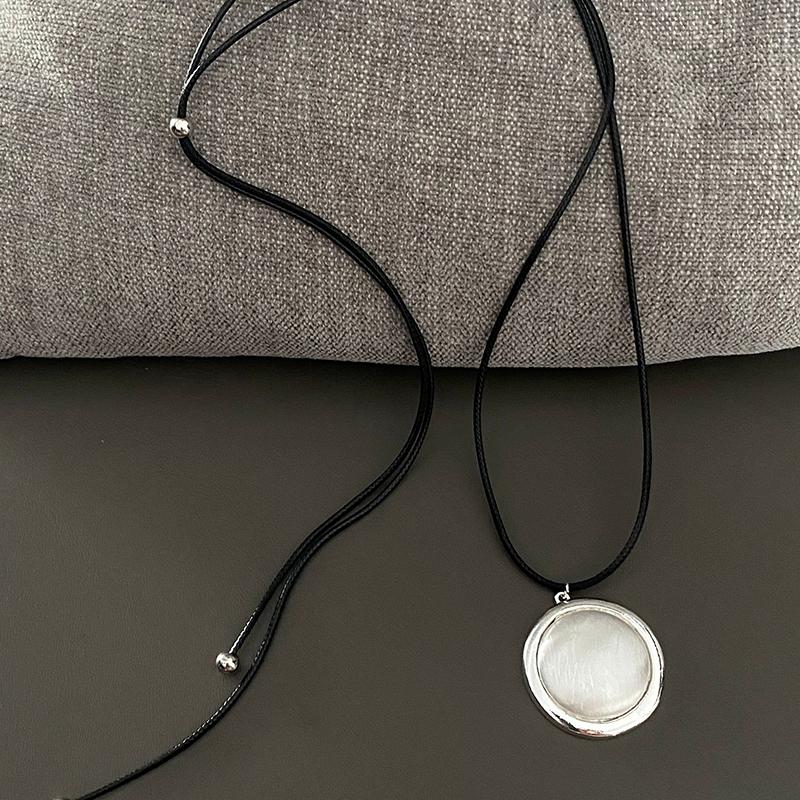 Všestranný hřeben Love přívěsek dlouhý černý provazový náhrdelník pro ženy dívky Vintage lehký luxusní elegantní náhrdelník příslušenství